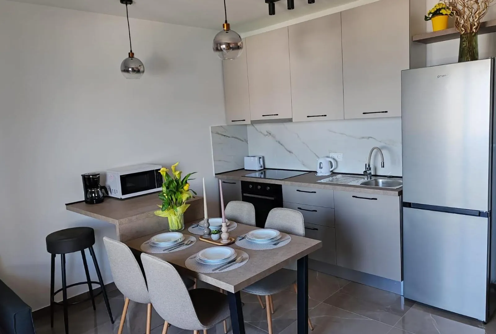 Sunny Apartment Kali